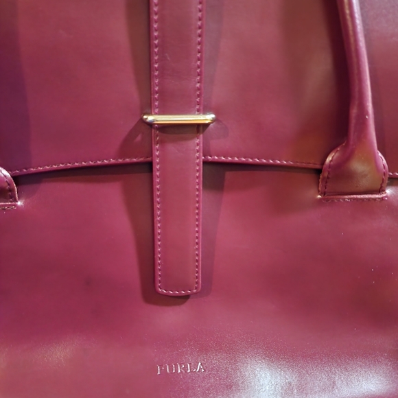 FURLA Made in Italy/Dark Burgundy Large Patent Leather Shoulder Bag Tote - Picture 12 of 12